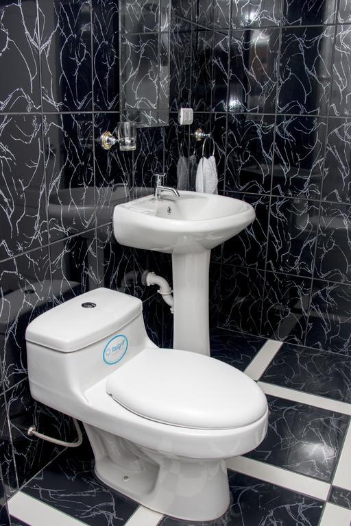 Hostal Santa Rosa Caraz الغرفة الصورة