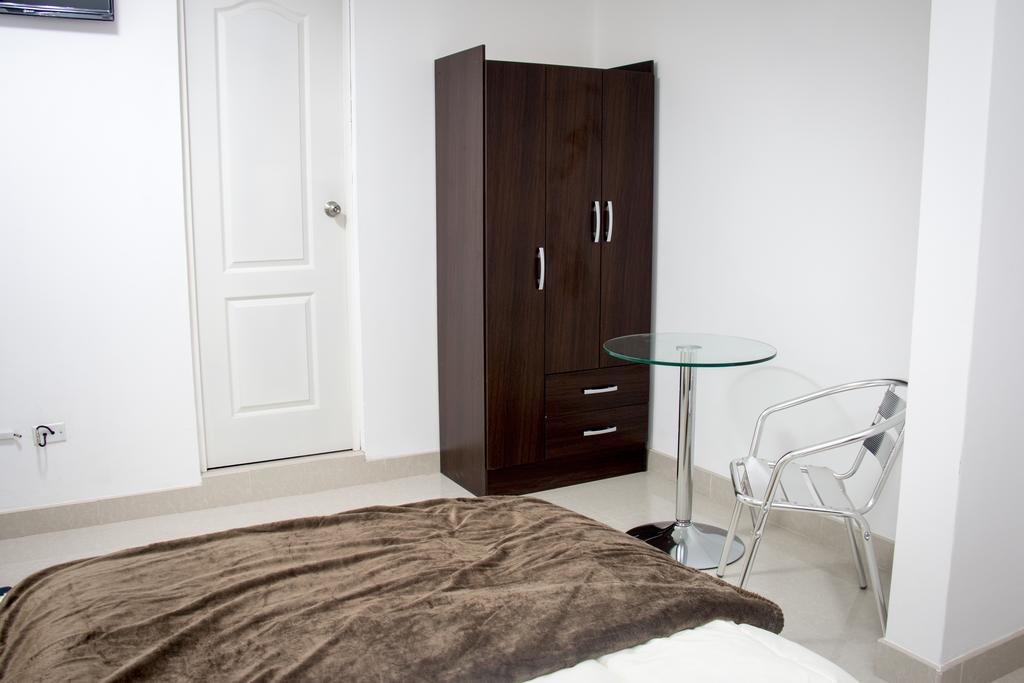 Hostal Santa Rosa Caraz الغرفة الصورة
